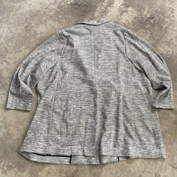 Torrid Blazer Womens 6X Textured Boyfriend Knit Trench Jacket White Black - Picture 7 of 11